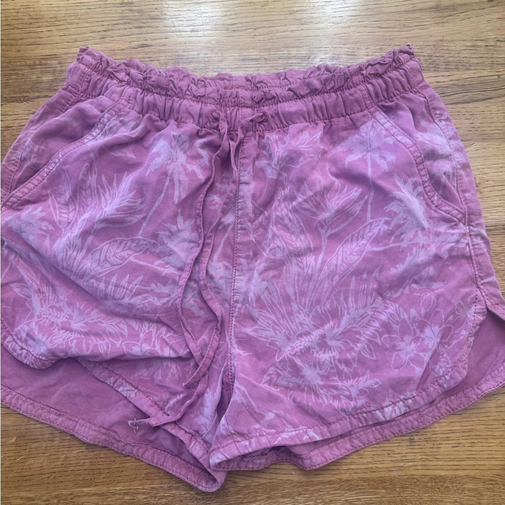 American Eagle Outfitters Pink Floral Shorts with Elastic Waistband